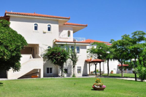 Гостиница Phoenix Beachside Condos  Kokkoni